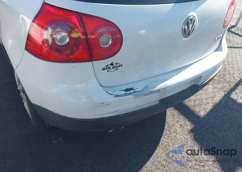 2007 Volkswagen Rabbit 4-Door из США, поврежденный, VIN WVWDR71K97W197841